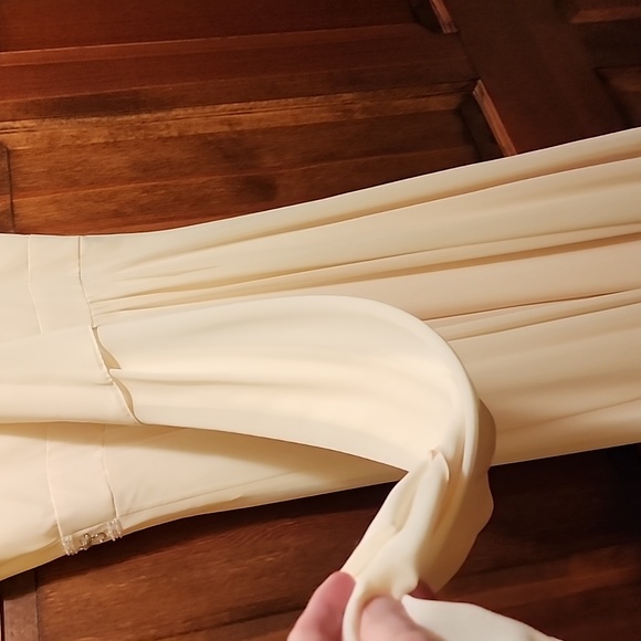 STUNNING PALE YELLOW DRESS SIZE 8 - Picture 7 of 8